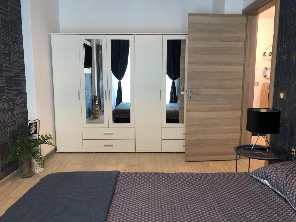 Baby Sea View And Pools Apartment- Mamaia Beach Resort Năvodari Kültér fotó